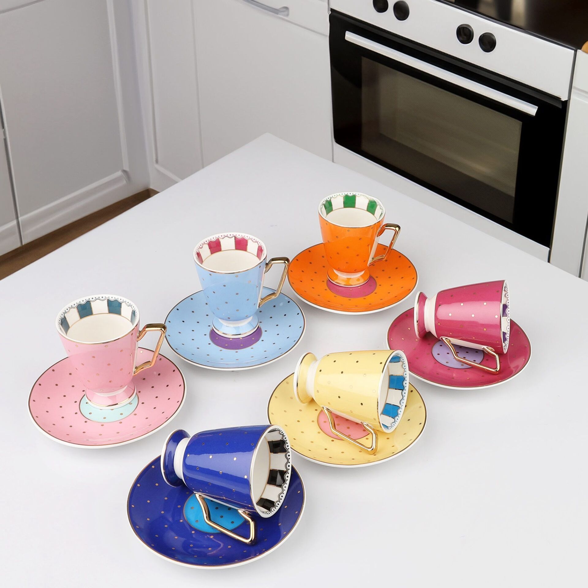 Kosova Puantiyeli Renkli Ayaklı Kahve Fincanı – 90 ml