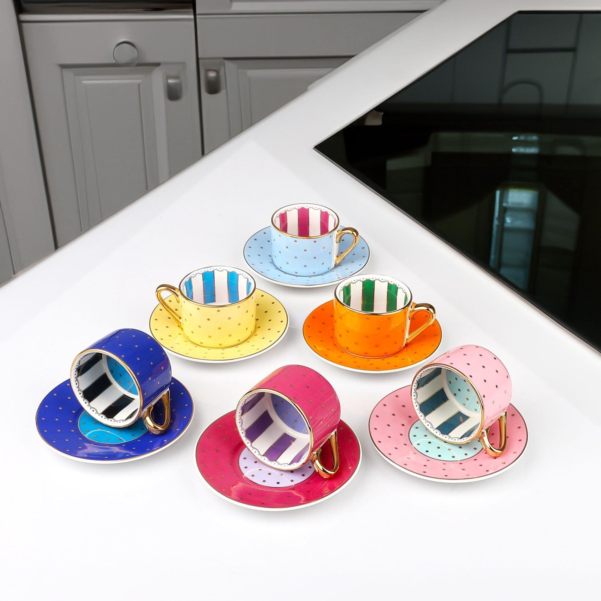 Kosova Puantiyeli Renkli Kahve Fincanı – 90 ml