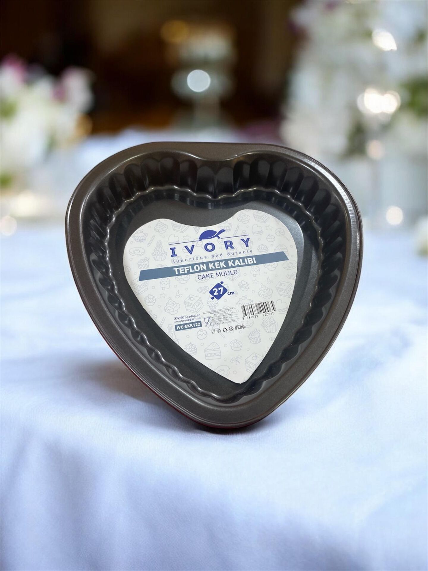 İVORY 27 cm Kalpli Yapışmaz Kek Kalıbı – Teflon Kaplama, Şık ve Pratik