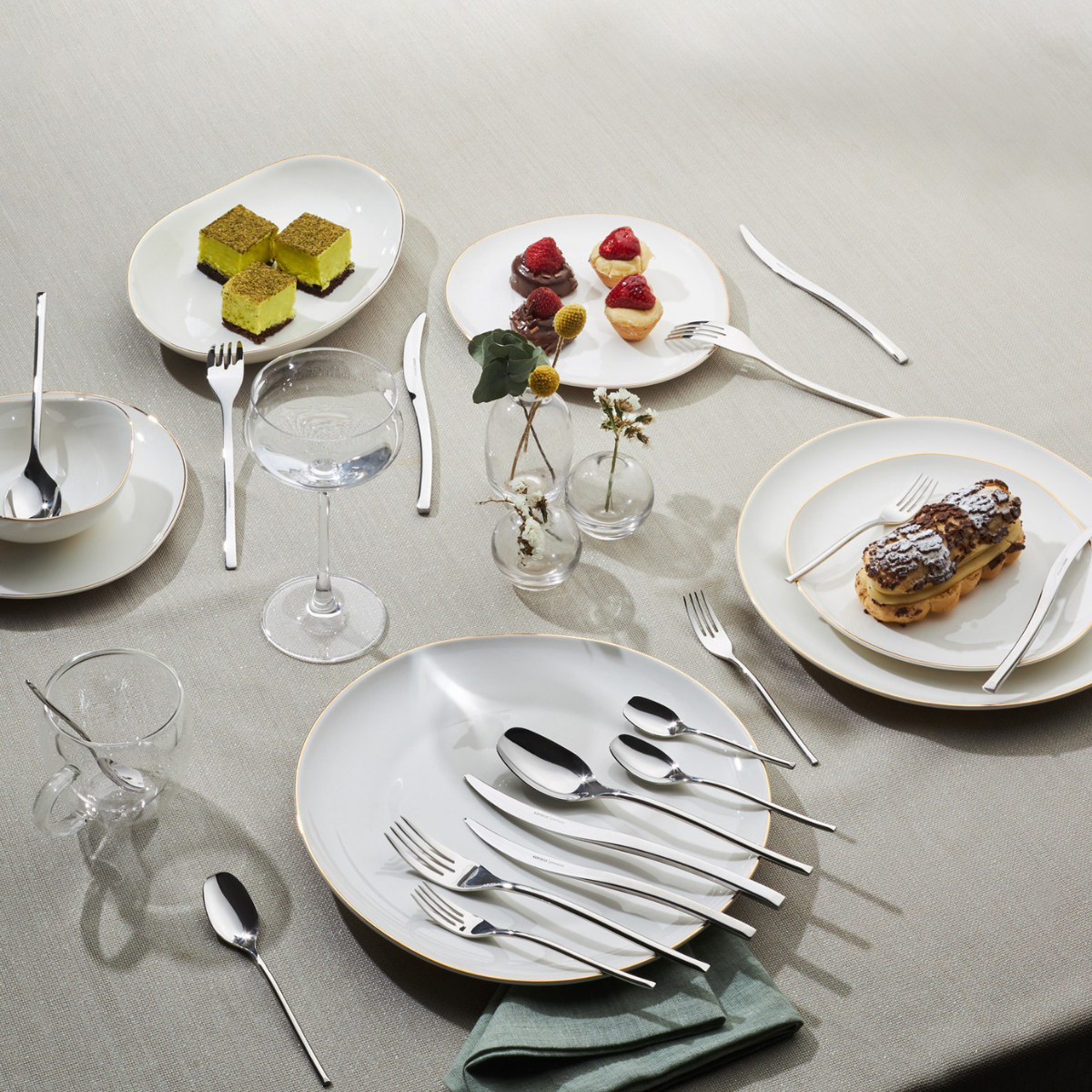 Karaca New 84 Parça 12 Kişilik Kutulu Dora Çatal Kaşık Bıçak Takımı