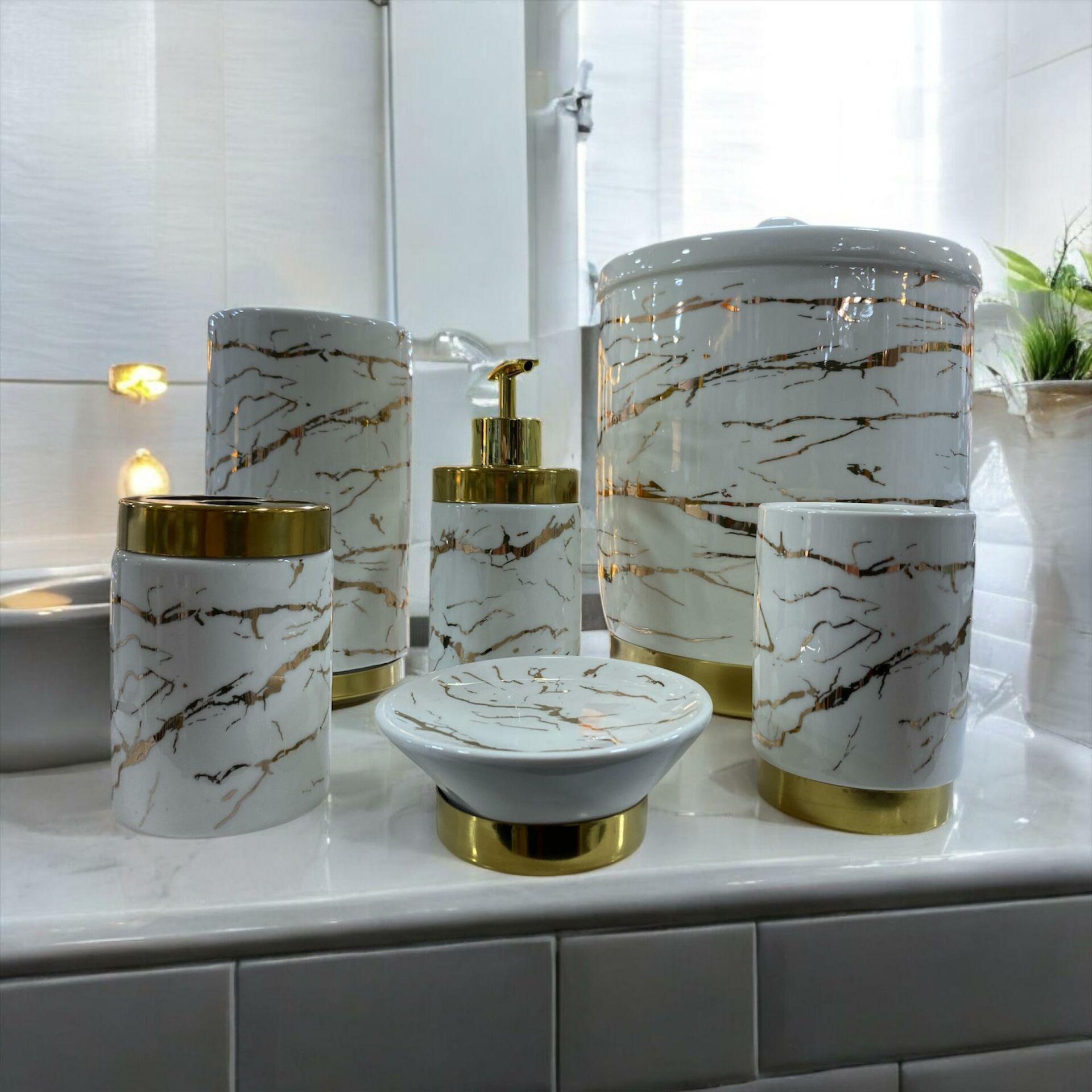 AROW COMO 6 PARÇA YALDIZLI BANYO SETİ BEYAZ