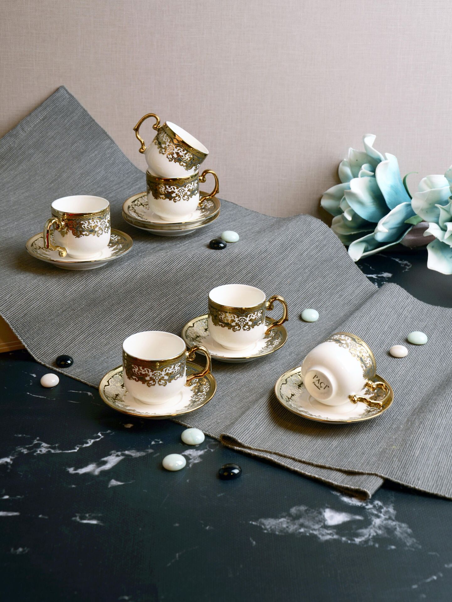 PAÇİ Kabartmalı Yaldızlı 6 Kişilik Türk Kahve Fincan Takımı – 90 ml